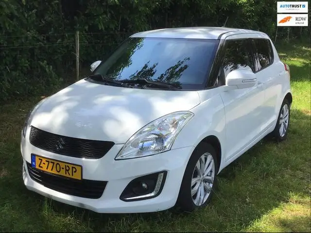 Photo 1 : Suzuki Swift 2017 Petrol