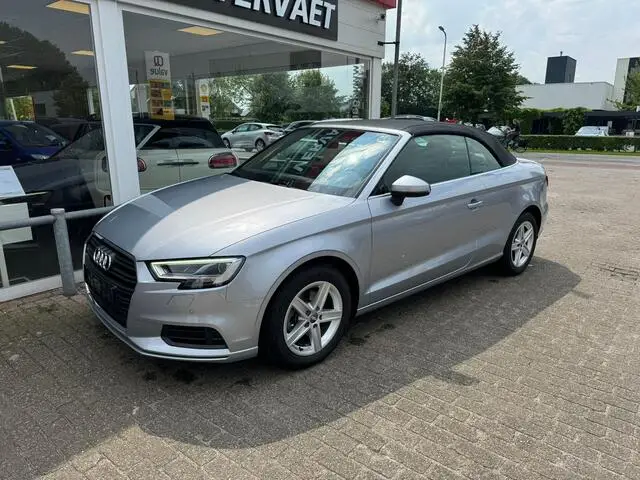 Photo 1 : Audi A3 2020 Petrol