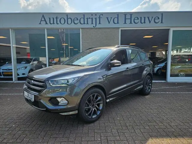 Photo 1 : Ford Kuga 2019 Essence