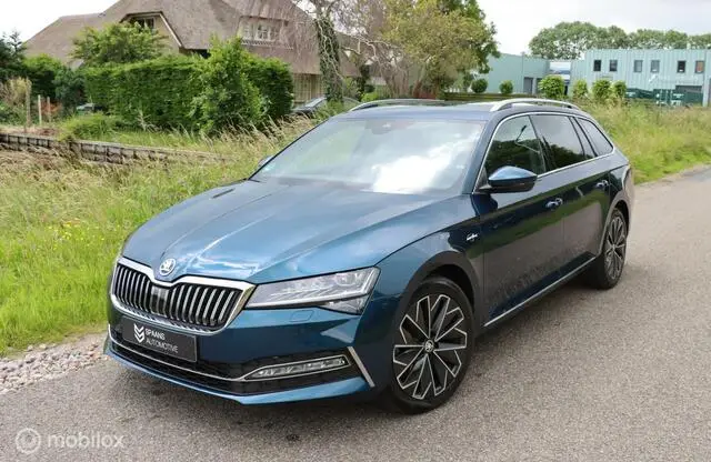 Photo 1 : Skoda Superb 2023 Essence