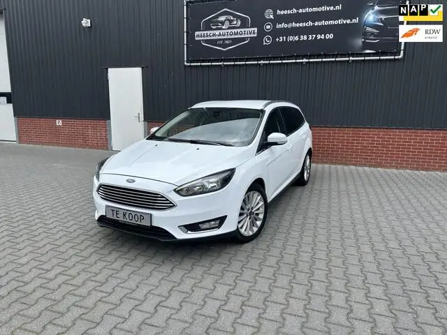 Photo 1 : Ford Focus 2016 Petrol