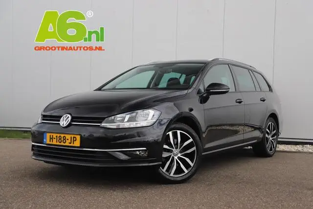 Photo 1 : Volkswagen Golf 2020 Petrol