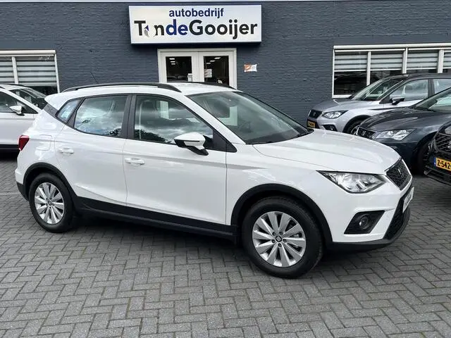 Photo 1 : Seat Arona 2021 Essence