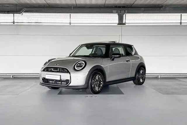 Photo 1 : Mini Cooper 2024 Petrol