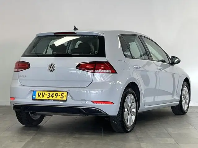 Photo 1 : Volkswagen Golf 2018 Petrol