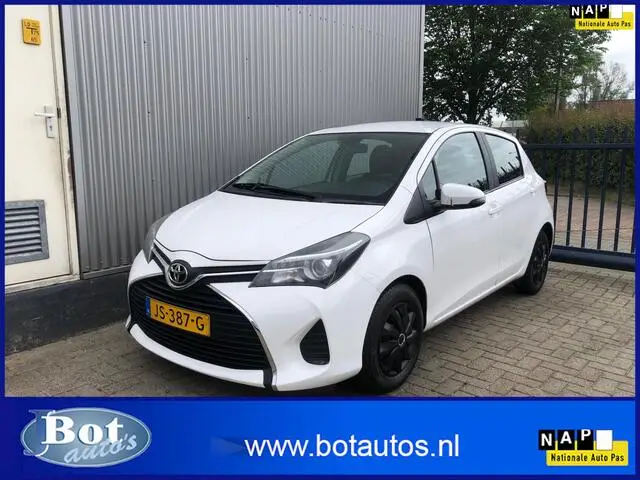 Photo 1 : Toyota Yaris 2016 Petrol