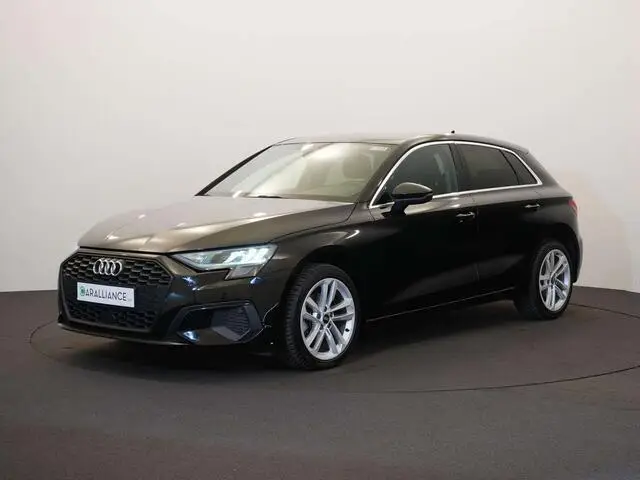 Photo 1 : Audi A3 2023 Petrol