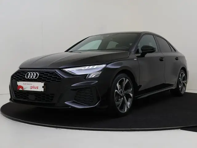 Photo 1 : Audi A3 2023 Essence