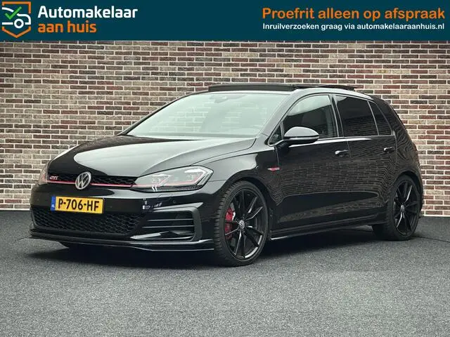 Photo 1 : Volkswagen Golf 2019 Petrol