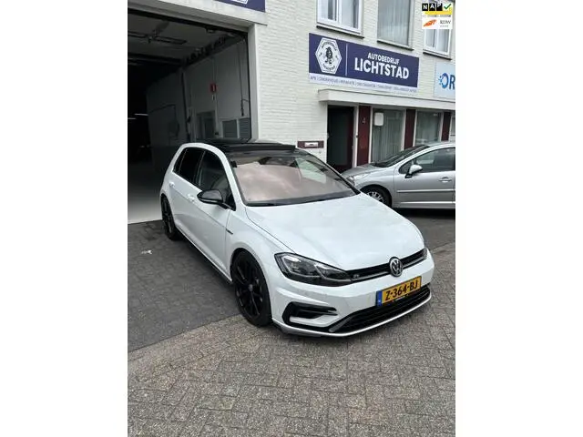 Photo 1 : Volkswagen Golf 2019 Essence