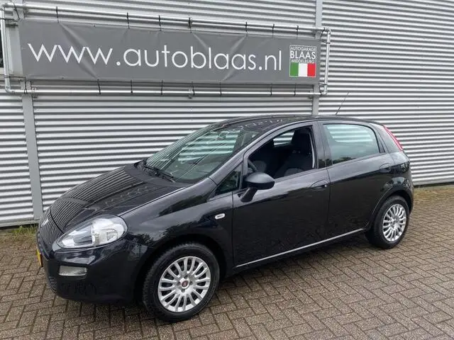 Photo 1 : Fiat Punto 2018 Petrol