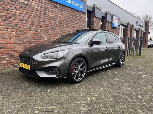 Photo 1 : Ford Focus 2019 Petrol