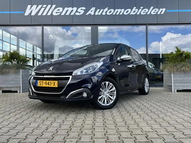 Photo 1 : Peugeot 208 2017 Petrol