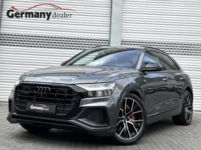 Photo 1 : Audi Q8 2023 Hybride