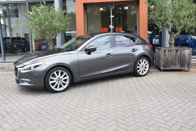 Photo 1 : Mazda 3 2019 Essence