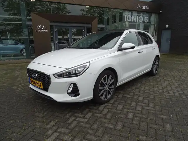 Photo 1 : Hyundai I30 2017 Petrol