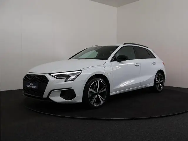 Photo 1 : Audi A3 2024 Hybride