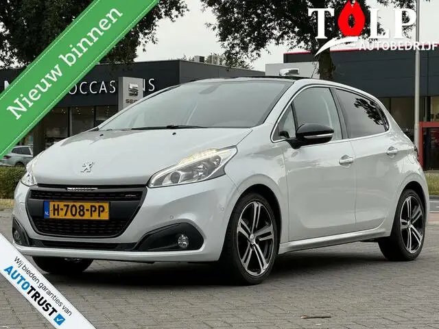 Photo 1 : Peugeot 208 2017 Petrol