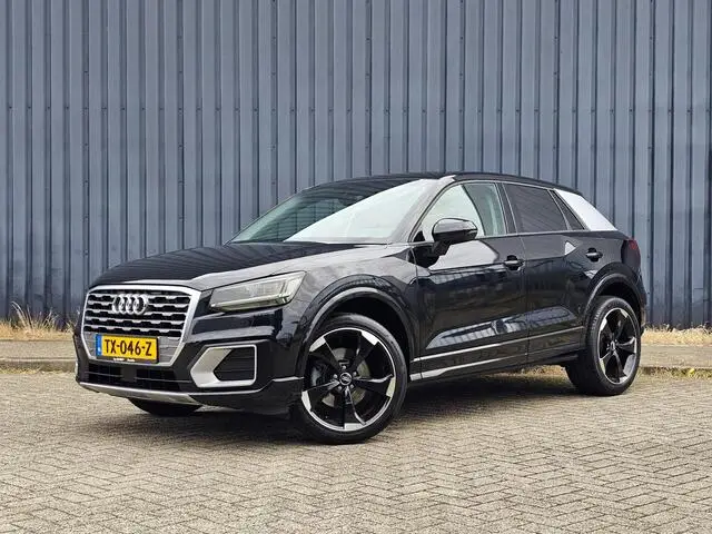 Photo 1 : Audi Q2 2018 Petrol