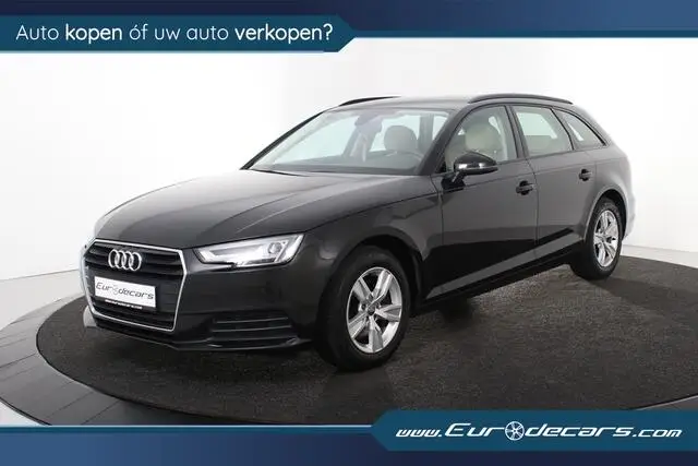 Photo 1 : Audi A4 2019 Petrol