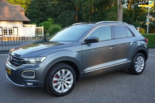 Photo 1 : Volkswagen T-roc 2018 Petrol