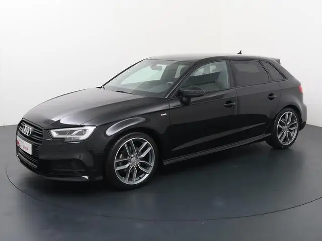 Photo 1 : Audi A3 2020 Petrol