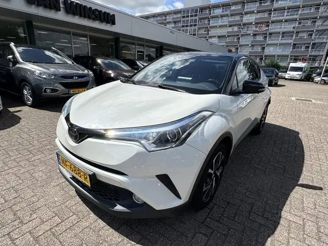 Photo 1 : Toyota C-hr 2017 Petrol