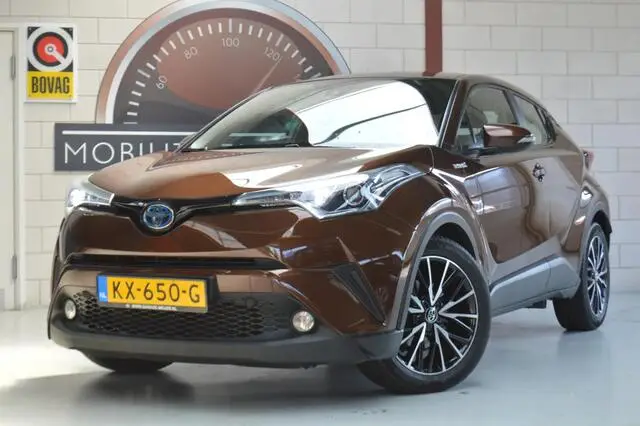 Photo 1 : Toyota C-hr 2016 Hybrid