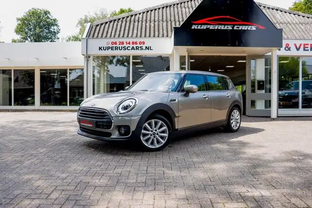 Photo 1 : Mini Clubman 2020 Essence