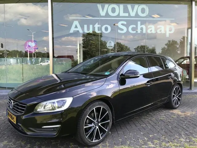 Photo 1 : Volvo V60 2017 Petrol