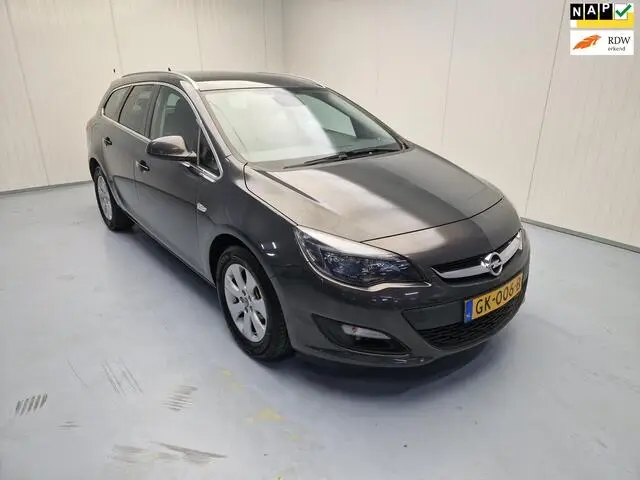 Photo 1 : Opel Astra 2015 Essence