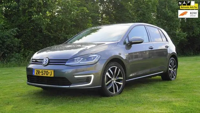 Photo 1 : Volkswagen Golf 2019 Électrique