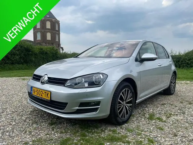 Photo 1 : Volkswagen Golf 2017 Petrol