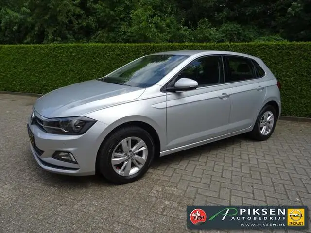 Photo 1 : Volkswagen Polo 2018 Petrol