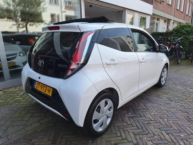 Photo 1 : Toyota Aygo 2016 Petrol