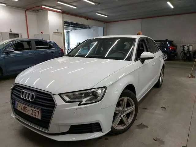 Photo 1 : Audi A3 2018 Essence