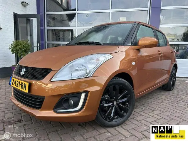 Photo 1 : Suzuki Swift 2017 Petrol