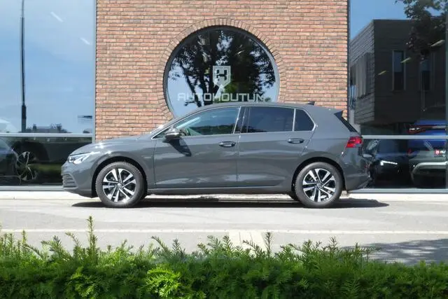 Photo 1 : Volkswagen Golf 2021 Essence