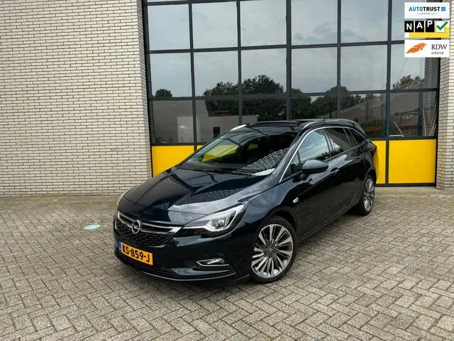 Photo 1 : Opel Astra 2016 Petrol