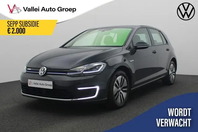 Photo 1 : Volkswagen Golf 2018 Électrique