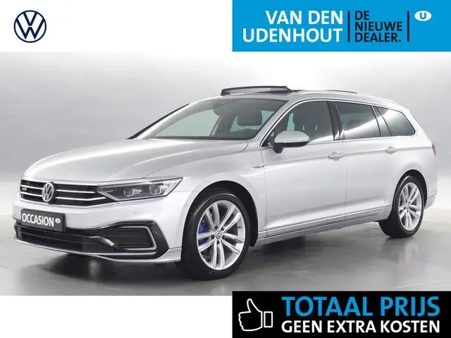 Photo 1 : Volkswagen Passat 2020 Hybrid