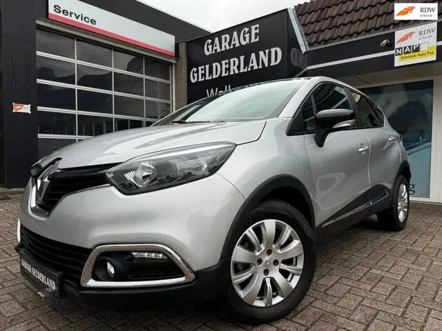 Photo 1 : Renault Captur 2015 Petrol