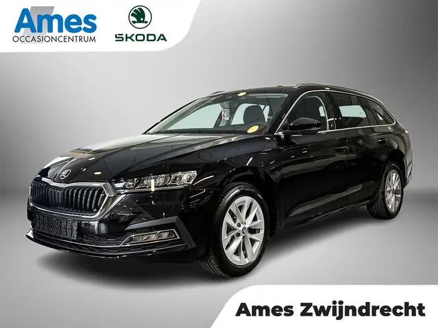 Photo 1 : Skoda Octavia 2024 Hybride