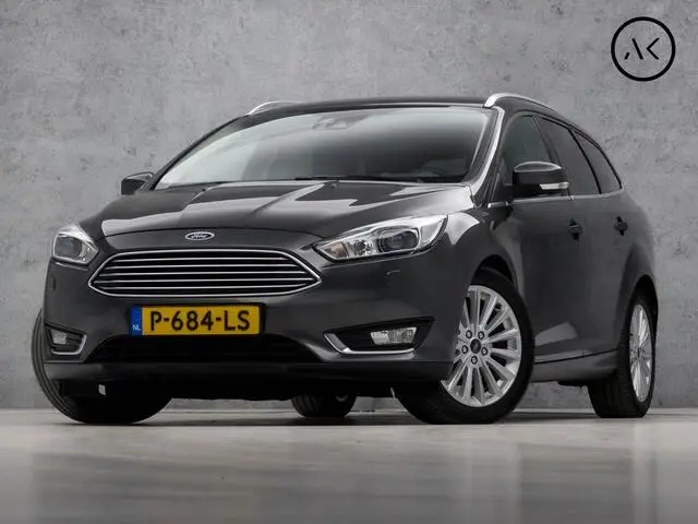 Photo 1 : Ford Focus 2015 Petrol