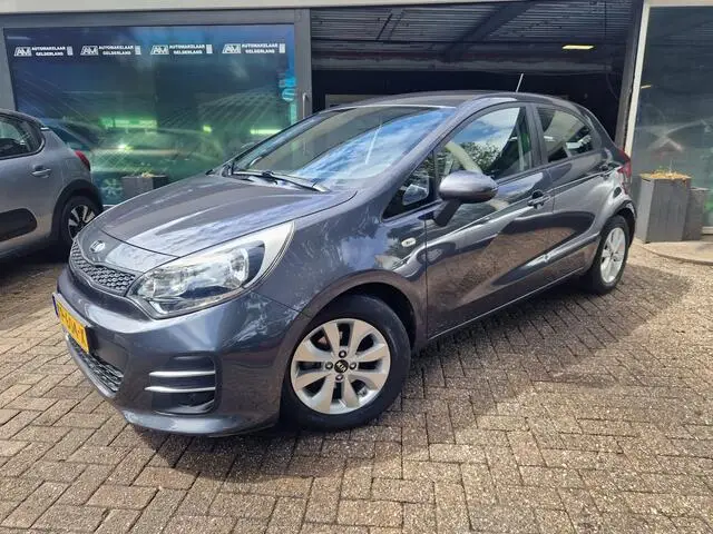 Photo 1 : Kia Rio 2016 Petrol