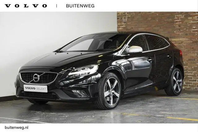 Photo 1 : Volvo V40 2019 Essence