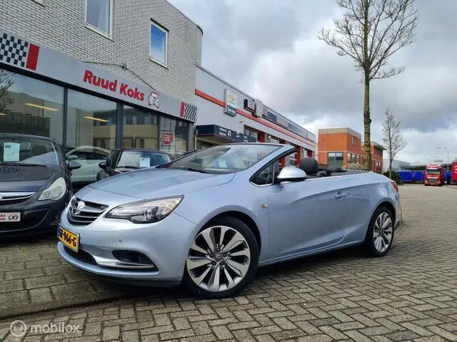 Photo 1 : Opel Cascada 2015 Petrol