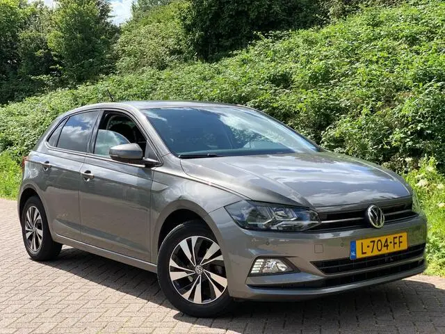 Photo 1 : Volkswagen Polo 2018 Petrol