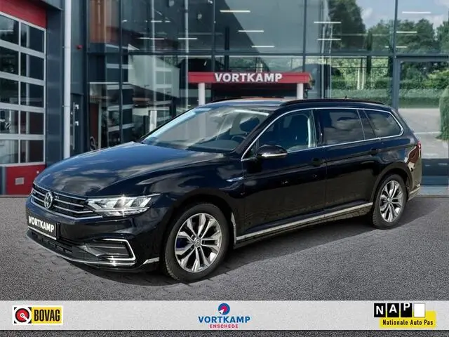 Photo 1 : Volkswagen Passat 2020 Hybride