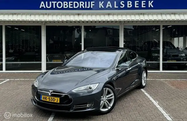 Photo 1 : Tesla Model S 2015 Électrique